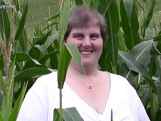la Masturbación en el campo de maíz o en los días de la semana de las aldeas, incluso las ancianas se masturban en los campos de maíz.En las aldeas, incluso las ancianas se masturban, y en los campos de maíz.