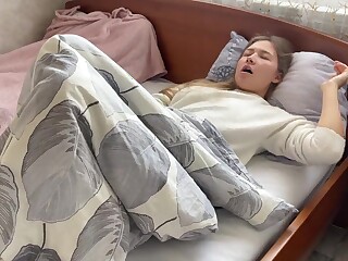 Stacy_via fingert ihre nasse muschi bis zum squirt