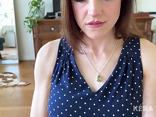 Kera bear milf sentando gostoso no pau do enteado
