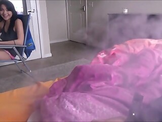 riley jean senta na rola do irmão e leva porra nas tetinhas